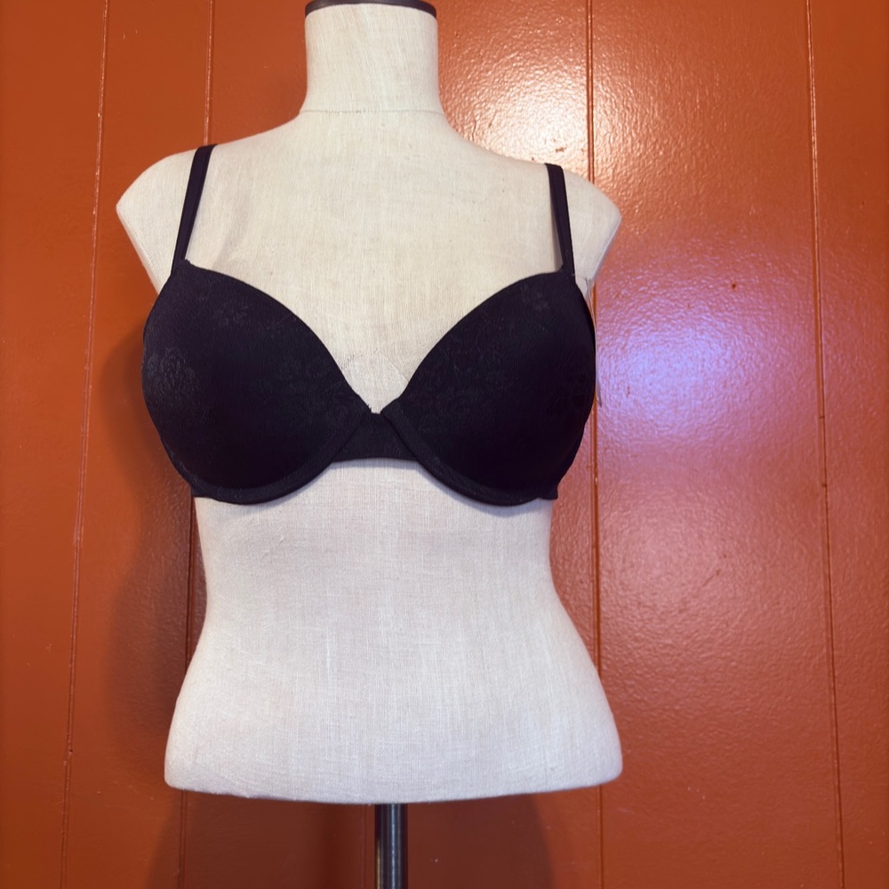 Apostrophe Black Lace Push-Up Bra with Adjustable Straps